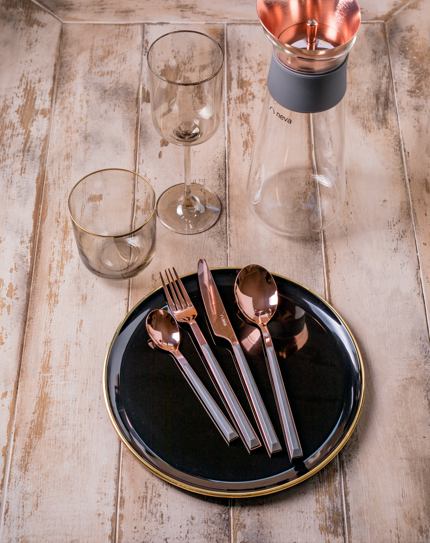 Rose-Gold Cutlery set in grey (24 pcs)